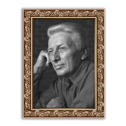 Заказать стеклянный портрет на памятник в СПб с доставкой